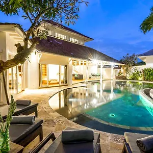 https://la-villa-seminyak-bali.hotelsseminyak.net